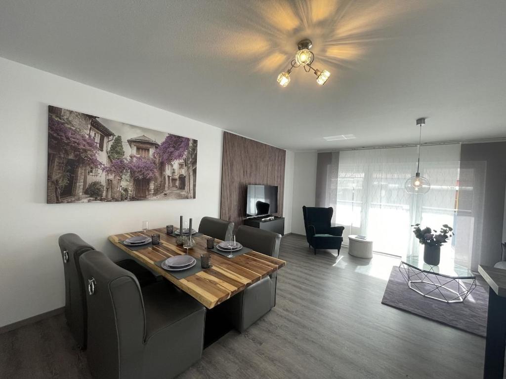 Exklusive Wohnung Zentral Mit Grossem Balkon Losheim Exterior foto