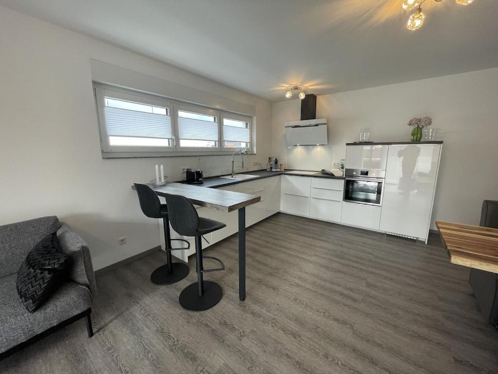 Exklusive Wohnung Zentral Mit Grossem Balkon Losheim Exterior foto